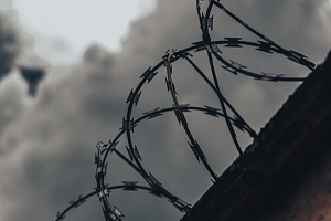 Химическую кастрацию педофилов будут проводить за полгода до их освобождения