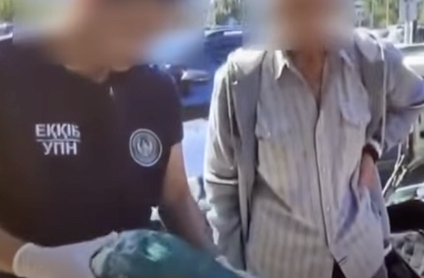 В Караганде задержали 75-летнего пенсионера с партией наркотиков