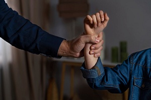 В Казахстане случаи бытового насилия будут фиксировать онлайн